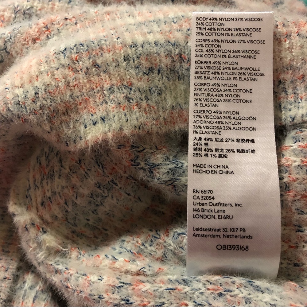 NWT Aden sweater vest by BDG from Urban Outfitters in size Medium - Picture 8 of 12